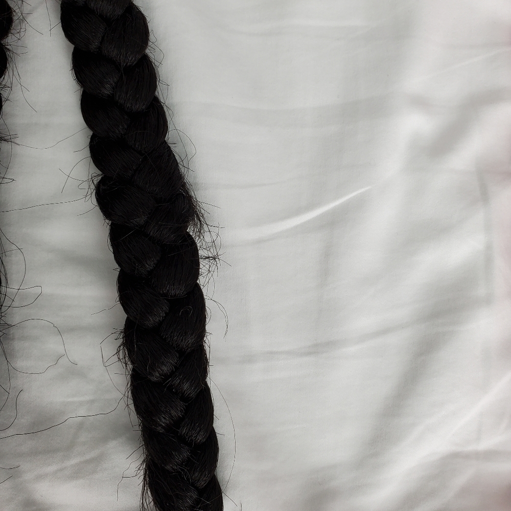 Braided wig - Picture 10 of 11